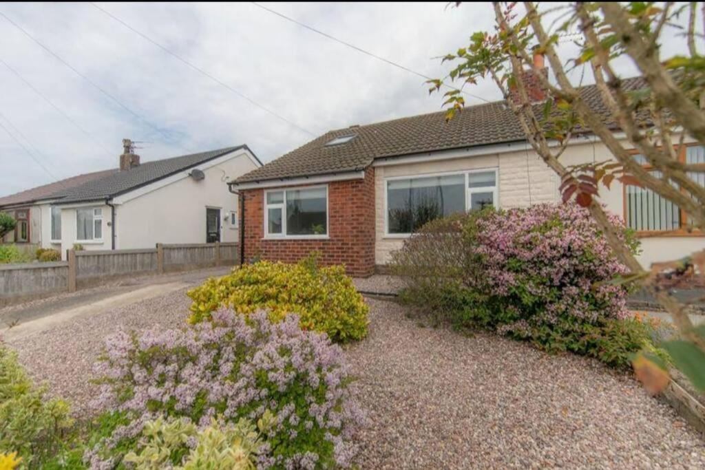 Recently Refurbished Home. Poulton-le-Fylde Zewnętrze zdjęcie
